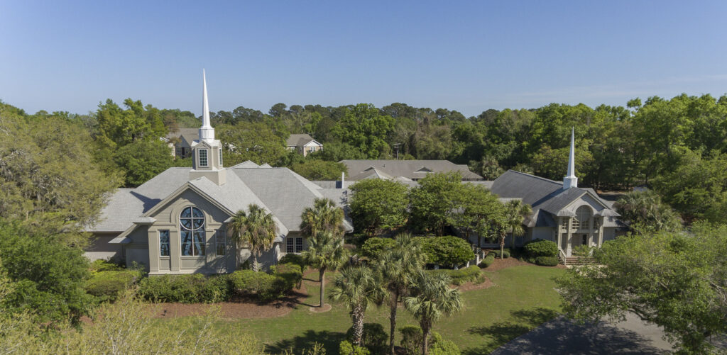 sea-island-presbyterian-church-front-campus